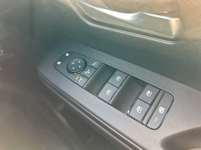 日産 セレナ e－パワー ハイウェイスター V 岐阜県 2025(令7)年 0.1千km ホワイト 登録時走行距離5km/全方位カメラ/両側パワースライドドア/フルセグＴＶ/純正ディスプレイオーディオ/バックカメラ/クルーズコントロール/プロパイロット/ハーフレザーシート/ワイヤレス充電/ＬＥＤヘッドライト/禁煙車/純正アルミホイール/コーナーセンサー/LEDヘッドライト/オートライト/オートマチックハイビーム/フロントフォグランプ/USB入力端子/プッシュスタート/スマートキー/スペアキー/アイドリングストップ