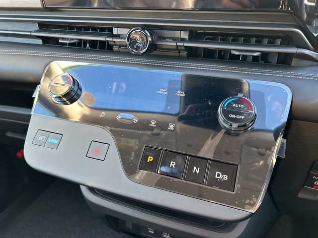 日産 セレナ e－パワー ハイウェイスター V 岐阜県 2025(令7)年 0.1千km ホワイト 登録時走行距離5km/全方位カメラ/両側パワースライドドア/フルセグＴＶ/純正ディスプレイオーディオ/バックカメラ/クルーズコントロール/プロパイロット/ハーフレザーシート/ワイヤレス充電/ＬＥＤヘッドライト/禁煙車/純正アルミホイール/コーナーセンサー/LEDヘッドライト/オートライト/オートマチックハイビーム/フロントフォグランプ/USB入力端子/プッシュスタート/スマートキー/スペアキー/アイドリングストップ