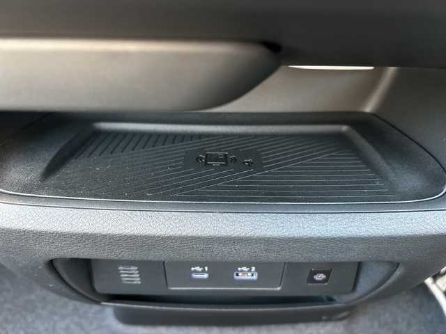 日産 セレナ e－パワー ハイウェイスター V 岐阜県 2025(令7)年 0.1千km ホワイト 登録時走行距離5km/全方位カメラ/両側パワースライドドア/フルセグＴＶ/純正ディスプレイオーディオ/バックカメラ/クルーズコントロール/プロパイロット/ハーフレザーシート/ワイヤレス充電/ＬＥＤヘッドライト/禁煙車/純正アルミホイール/コーナーセンサー/LEDヘッドライト/オートライト/オートマチックハイビーム/フロントフォグランプ/USB入力端子/プッシュスタート/スマートキー/スペアキー/アイドリングストップ