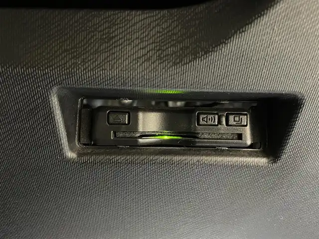 トヨタ アクア S スタイルブラック 岩手県 2021(令3)年 10.6万km ブラックマイカ ワンオーナー/パノラミックビューモニター/クリアランスソナー/トヨタセーフティセンスC/プリクラッシュセーフティ/レーンディパーチャーアラート/オートマチックハイビーム/先行車発進告知機能/横滑り防止装置/シートヒーター/イクリプスナビ/フルセグTV/ドライブレコーダー/ETC/オートエアコン/オートライト/LEDヘッドランプ/15インチスチールホイール/純正ホイールキャップ/純正フロアマット