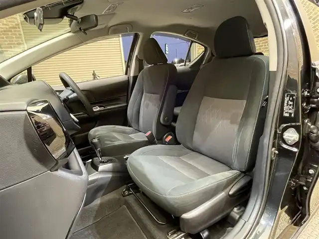 トヨタ アクア S スタイルブラック 岩手県 2021(令3)年 10.6万km ブラックマイカ ワンオーナー/パノラミックビューモニター/クリアランスソナー/トヨタセーフティセンスC/プリクラッシュセーフティ/レーンディパーチャーアラート/オートマチックハイビーム/先行車発進告知機能/横滑り防止装置/シートヒーター/イクリプスナビ/フルセグTV/ドライブレコーダー/ETC/オートエアコン/オートライト/LEDヘッドランプ/15インチスチールホイール/純正ホイールキャップ/純正フロアマット