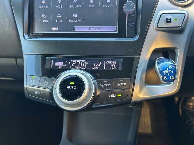 トヨタ プリウス α G 東京都 2013(平25)年 13.1万km ブラック 純正ナビ/(DVD・CD・Bluetooth・AM・FM)/ドライブレコーダー/３列シート/クルーズコントロール/ETC/後席用モニター/純正フロアマット/ドアバイザー/取扱説明書/保証書/記録簿