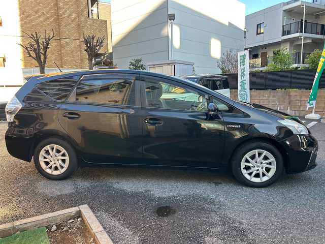 トヨタ プリウス α G 東京都 2013(平25)年 13.1万km ブラック 純正ナビ/(DVD・CD・Bluetooth・AM・FM)/ドライブレコーダー/３列シート/クルーズコントロール/ETC/後席用モニター/純正フロアマット/ドアバイザー/取扱説明書/保証書/記録簿