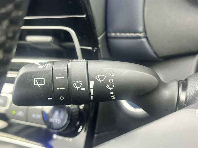 トヨタ アクア Z 愛知県 2022(令4)年 1.9万km プラチナホワイトパールマイカ モデリスタエアロパーツセット/　　・フロントスポイラー/　　・サイドスカート/　　・リヤスパッツ/WREST製15インチアルミホイール/純正ディスプレイオーディオ/バックカメラ/ETC2.0/ステアリングリモコン/ハンドルヒーター/シートヒーター/ナノイーX/トヨタセーフティセンス/　　・プリクラッシュセーフティ　　/　　・レーントレーシングアシスト/　　・レーントレーシングアシスト/　　・オートマチックハイビーム/　　・ロードサインアシスト/インテリジェントクリアランスソナー/SRSエアバッグ（運転席・助手席・サイド・カーテンシールド）/スマートキー