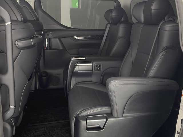 トヨタ アルファード S Cパッケージ 宮崎県 2019(令1)年 5.9万km ホワイトパールクリスタルシャイン 禁煙車/トヨタセーフティセンス/純正9型ディスプレイオーディオナビTV/（CD/DVD/Bluetooth/AUX/フルセグTV)/純正リアフリップダウンモニター/純正JBLサウンドシステム/純正ビルトイン2.0ETC/純正LEDオートライト/純正LEDフォグ/純正18インチアルミ/純正フロアマット/両側電動スライドドア/パワーバックドア/黒本革シート/Wサンルーフ/前席パワーシート/エアシート/シートヒーター/エグゼクティブパワーシート/アダプティブクルーズコントロール/レーンディパーチャーアラート/オートマチックハイビーム/クリアランスソナー/ブラインドスポットモニター/ウッドコンビ本革巻ハンドル/Wオートエアコン（ナノイー）/スマートキー/プッシュエンジンスタート/スペアキー/新車時保証書/取扱い説明書