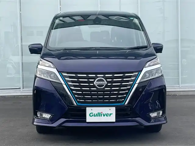 日産 セレナ e－パワー ハイウェイスター V 神奈川県 2021(令3)年 1.8万km アズライトブルー 純正ＳＤナビ(MM520D-L)/CD/DVD/Bluetooth/後席モニター/アラウンドビューモニター/バックカメラ　　　/プロパイロット/レーンキープアシスト/インテリジェントクルーズコントロール　/両側パワースライドア　/インテリジェントルームミラー　/ETC/LEDヘッドライト/オートマチックハイビーム/オートライト/スマートキー/プッシュスタート/純正フロアマット/純正アルミホイール/ABS/横滑り防止装置