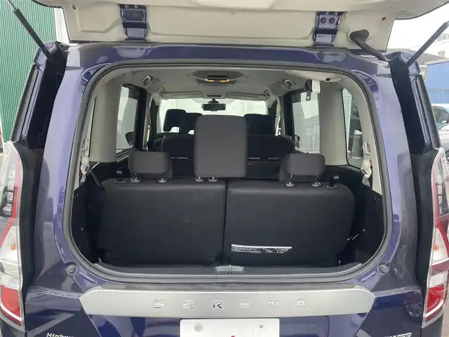日産 セレナ e－パワー ハイウェイスター V 神奈川県 2021(令3)年 1.8万km アズライトブルー 純正ＳＤナビ(MM520D-L)/CD/DVD/Bluetooth/後席モニター/アラウンドビューモニター/バックカメラ　　　/プロパイロット/レーンキープアシスト/インテリジェントクルーズコントロール　/両側パワースライドア　/インテリジェントルームミラー　/ETC/LEDヘッドライト/オートマチックハイビーム/オートライト/スマートキー/プッシュスタート/純正フロアマット/純正アルミホイール/ABS/横滑り防止装置