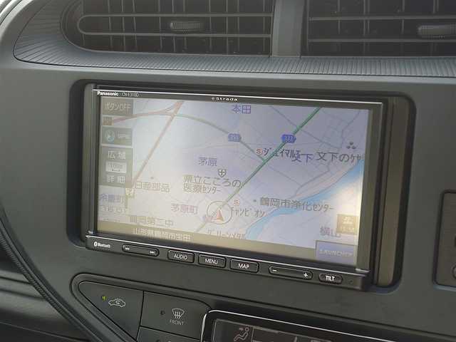 トヨタ アクア L 山形県 2020(令2)年 6.4万km シルバーM リアエアロ/メモリナビ/　　【CD　BT AM/FM】/ワンセグTV/ドライブレコーダー/フロアマット/ドアバイザー/ヘッドライトレベライザー/電動格納ウィンカーミラー/AAC/リモコンキー/ETC