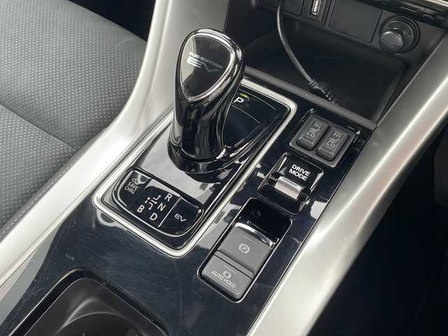 三菱 エクリプス クロス ＰＨＥＶ P 富山県 2022(令4)年 0.7万km ホワイトダイヤモンド 4WD/社外HDDナビ（CN-F1X10HD）/フルセグ/バックカメラ/ETC/ヘッドアップディスプレイ/衝突被害軽減ブレーキ/レーンキープアシスト/レーダークルーズコントロール/ブラインドスポットモニター/コーナーセンサー/パドルシフト/AC100V/1500W/ハーフレザーシート/運転席パワーシート/シートヒーター