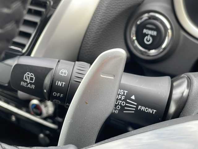 三菱 エクリプス クロス ＰＨＥＶ P 富山県 2022(令4)年 0.7万km ホワイトダイヤモンド 4WD/社外HDDナビ（CN-F1X10HD）/フルセグ/バックカメラ/ETC/ヘッドアップディスプレイ/衝突被害軽減ブレーキ/レーンキープアシスト/レーダークルーズコントロール/ブラインドスポットモニター/コーナーセンサー/パドルシフト/AC100V/1500W/ハーフレザーシート/運転席パワーシート/シートヒーター