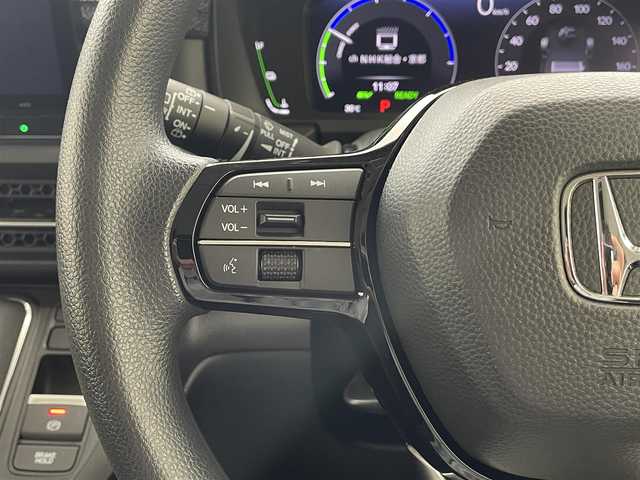 ホンダ ステップワゴン eHEV エアー 滋賀県 2022(令4)年 4.5万km プラチナホワイトパール 純正11.4型ナビ/【Bluetooth.フルセグTV】/バックカメラ/ホンダセンシング/●衝突軽減ブレーキ（CMBS）/●誤発進抑制機能/●後方誤発進抑制機能/●近距離衝突軽減ブレーキ/●歩行者事故低減ステアリング/●路外逸脱抑制機能/●渋滞追従機能付アダプティブクルーズコントロール（ACC）/●車線維持支援システム（LKAS）/●トラフィックジャムアシスト（渋滞運転支援機能）/●先行車発進お知らせ機能/●標識認識機能/●オートハイビーム/●アダプティブドライビングビーム/フリップダウンモニター/両側パワースライドドア/ETC2.0/純正アルミホイール/ステアリングスイッチ/プッシュスタート/スマートキー/スペアキー