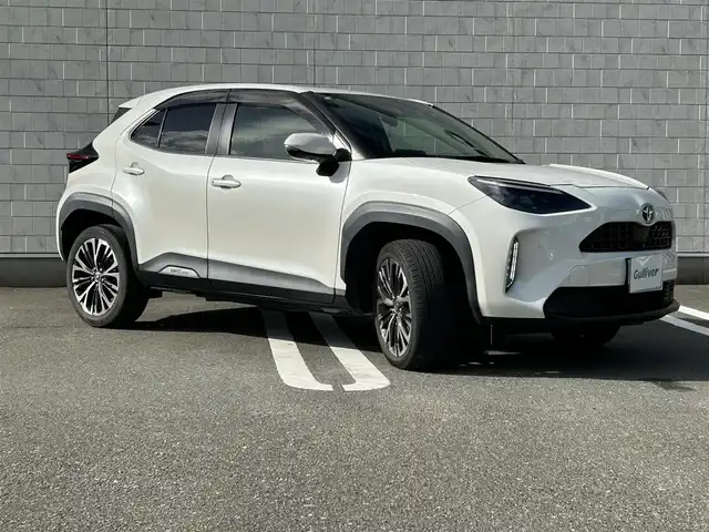 トヨタ ヤリスクロス ハイブリッド Z 福岡県 2020(令2)年 4.8万km ホワイトパールクリスタルシャイン 純正8型ディスプレイオーディオ【フルセグTV/BT】 アラウンドビューモニター トヨタセーフティー コーナーセンサー クルーズコントロール【レーダー】 ドラレコ ETC シートヒーター オートホールド USBポート 純正フロアマット LED 純正アルミホイール プッシュスタート スマートキー