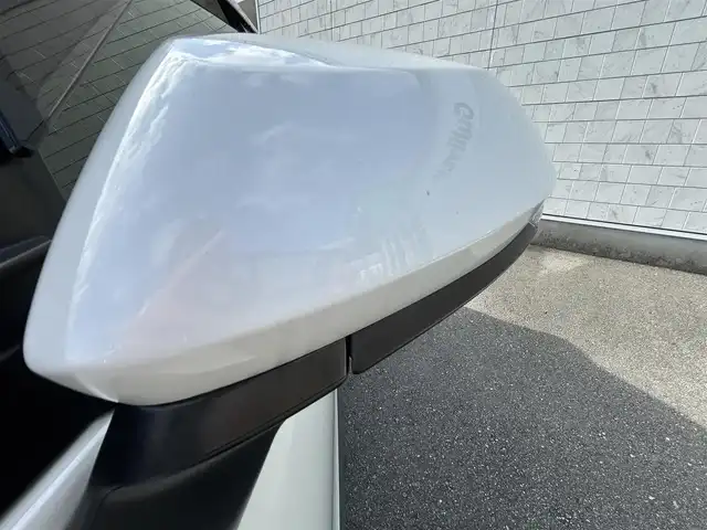トヨタ ヤリスクロス ハイブリッド Z 福岡県 2020(令2)年 4.8万km ホワイトパールクリスタルシャイン 純正8型ディスプレイオーディオ【フルセグTV/BT】 アラウンドビューモニター トヨタセーフティー コーナーセンサー クルーズコントロール【レーダー】 ドラレコ ETC シートヒーター オートホールド USBポート 純正フロアマット LED 純正アルミホイール プッシュスタート スマートキー