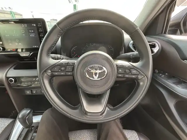 トヨタ ヤリスクロス ハイブリッド Z 福岡県 2020(令2)年 4.8万km ホワイトパールクリスタルシャイン 純正8型ディスプレイオーディオ【フルセグTV/BT】 アラウンドビューモニター トヨタセーフティー コーナーセンサー クルーズコントロール【レーダー】 ドラレコ ETC シートヒーター オートホールド USBポート 純正フロアマット LED 純正アルミホイール プッシュスタート スマートキー