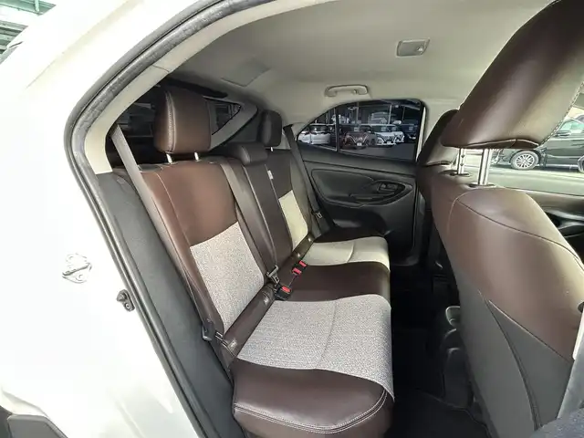トヨタ ヤリスクロス ハイブリッド Z 福岡県 2020(令2)年 4.8万km ホワイトパールクリスタルシャイン 純正8型ディスプレイオーディオ【フルセグTV/BT】 アラウンドビューモニター トヨタセーフティー コーナーセンサー クルーズコントロール【レーダー】 ドラレコ ETC シートヒーター オートホールド USBポート 純正フロアマット LED 純正アルミホイール プッシュスタート スマートキー