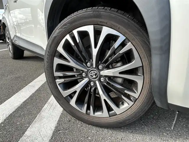 トヨタ ヤリスクロス ハイブリッド Z 福岡県 2020(令2)年 4.8万km ホワイトパールクリスタルシャイン 純正8型ディスプレイオーディオ【フルセグTV/BT】 アラウンドビューモニター トヨタセーフティー コーナーセンサー クルーズコントロール【レーダー】 ドラレコ ETC シートヒーター オートホールド USBポート 純正フロアマット LED 純正アルミホイール プッシュスタート スマートキー