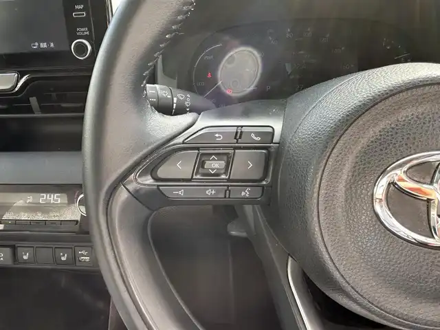 トヨタ ヤリスクロス ハイブリッド Z 福岡県 2020(令2)年 4.8万km ホワイトパールクリスタルシャイン 純正8型ディスプレイオーディオ【フルセグTV/BT】 アラウンドビューモニター トヨタセーフティー コーナーセンサー クルーズコントロール【レーダー】 ドラレコ ETC シートヒーター オートホールド USBポート 純正フロアマット LED 純正アルミホイール プッシュスタート スマートキー