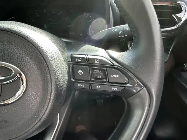 トヨタ ヤリスクロス ハイブリッド Z 福岡県 2020(令2)年 4.8万km ホワイトパールクリスタルシャイン 純正8型ディスプレイオーディオ【フルセグTV/BT】 アラウンドビューモニター トヨタセーフティー コーナーセンサー クルーズコントロール【レーダー】 ドラレコ ETC シートヒーター オートホールド USBポート 純正フロアマット LED 純正アルミホイール プッシュスタート スマートキー