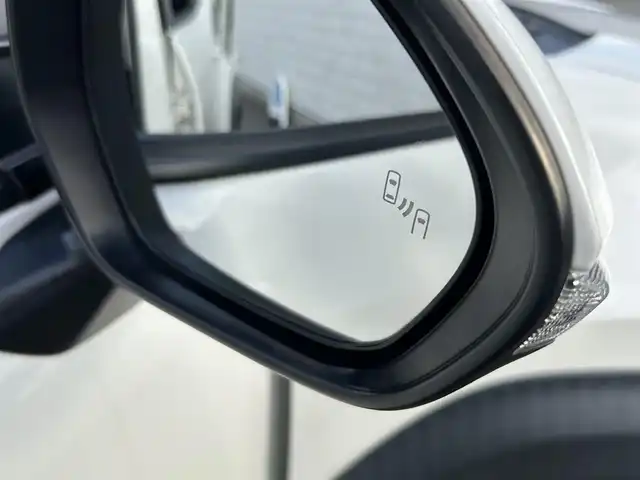 トヨタ ヤリスクロス ハイブリッド Z 福岡県 2020(令2)年 4.8万km ホワイトパールクリスタルシャイン 純正8型ディスプレイオーディオ【フルセグTV/BT】 アラウンドビューモニター トヨタセーフティー コーナーセンサー クルーズコントロール【レーダー】 ドラレコ ETC シートヒーター オートホールド USBポート 純正フロアマット LED 純正アルミホイール プッシュスタート スマートキー