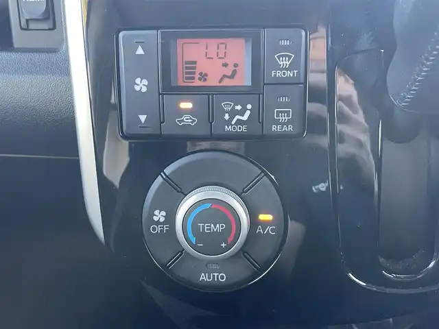 ダイハツ タント カスタム RS スマセレSA&SN 青森県 2014(平26)年 8.9万km パールホワイトⅢ (株)IDOMが運営する【じしゃロン青森店】の自社ローン専用車両になりますこちらは現金、またはオートローンご利用時の価格です。自社ローンご希望の方は別途その旨お申付け下さい。/４WD/スマートキー/社外ナビ(CD、DVD、BT)/フルセグテレビ/バックカメラ/両側パワースライドドア