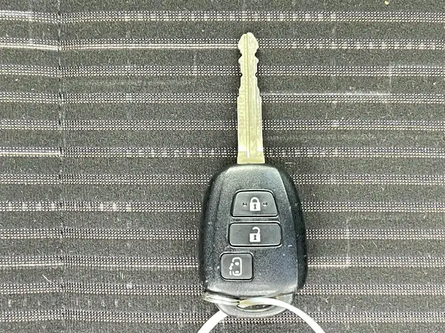 トヨタ スペイド Y 千葉県 2013(平25)年 5.8万km ダークバイオレットマイカメタリック 禁煙車/純正ナビ（NSLN-W62）/Bluetooth接続/フルセグTV/左側電動スライドドア/ETC/社外15インチアルミホイール/純正フロアマット/オートライト/横滑り防止機能