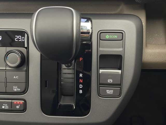 ホンダ フリード ハイブリット e:HEV AIR EX 長野県 2025(令7)年 0.1千km プラチナホワイトパール 4WD/届出済未使用車/純正9型メモリナビ/フルセグ&USB&BT&AppleCarPlay&AndoridAuto/ホンダセンシング/アダプティブクルーズコントロール/レーンキープアシスト/衝突軽減ブレーキ/コーナーセンサー/ブラインドスポットインフォメーション/両側パワースライドドア/ハーフレザーシート/前席シートヒーター/ステアリングスイッチ/ウォークスルー/バックカメラ/LEDヘッドライト/オートライト/オートマチックハイビーム/電動格納ミラー/ウィンカーミラー/純正15インチAW装着/プッシュスタート/スマートキー/スペアキー1本/取扱説明書/新車保証書