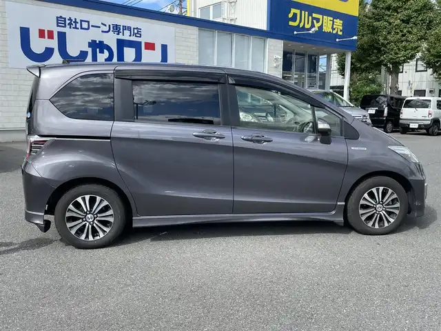 ホンダ フリード ハイブリット ジャストセレクション 東京都 2014(平26)年 8.2万km モダンスティールM (株)IDOMが運営する【じしゃロン昭島店】の自社ローン専用車両になります。こちらは現金またはオートローンご利用時の価格です。自社ローンご希望の方は別途その旨お申付け下さい/純正インターナビ/BT/フルセグ/DVD/CD/バックカメラ/前後ドライブレコーダー/ハーフレザーシート/両側パワースライドドア/ステアリングスイッチ/LEDライト/アルミ純正/フロアマット純正/チップアップシート