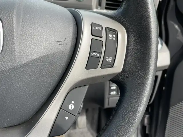 ホンダ フリード ハイブリット ジャストセレクション 東京都 2014(平26)年 8.2万km モダンスティールM (株)IDOMが運営する【じしゃロン昭島店】の自社ローン専用車両になります。こちらは現金またはオートローンご利用時の価格です。自社ローンご希望の方は別途その旨お申付け下さい/純正インターナビ/BT/フルセグ/DVD/CD/バックカメラ/前後ドライブレコーダー/ハーフレザーシート/両側パワースライドドア/ステアリングスイッチ/LEDライト/アルミ純正/フロアマット純正/チップアップシート