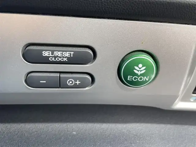 ホンダ フリード ハイブリット ジャストセレクション 東京都 2014(平26)年 8.2万km モダンスティールM (株)IDOMが運営する【じしゃロン昭島店】の自社ローン専用車両になります。こちらは現金またはオートローンご利用時の価格です。自社ローンご希望の方は別途その旨お申付け下さい/純正インターナビ/BT/フルセグ/DVD/CD/バックカメラ/前後ドライブレコーダー/ハーフレザーシート/両側パワースライドドア/ステアリングスイッチ/LEDライト/アルミ純正/フロアマット純正/チップアップシート