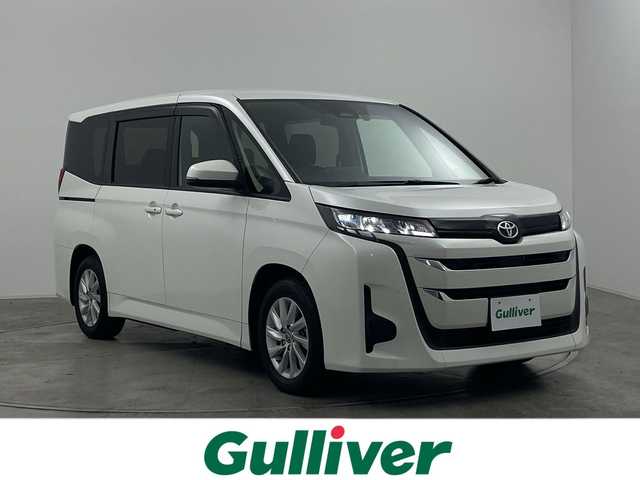 トヨタ ノア G 群馬県 2022(令4)年 5.7万km ホワイトパールクリスタルシャイン 純正8インチディスプレイオーディオ/・AM/FM/Bluetooth/USB/Miracast/Apple CarPlay/Android　Auto/Miracast/＝＝＝＝＝＝＝/純正８型ディスプレイオーディオ　両側電動スライドドア　バックカメラ　前席シートヒーター　アダプティブクルーズコントロール　衝突被害軽減ブレーキ　電動パーキング　ＥＴＣ　ドラレコ　コーナーセンサー