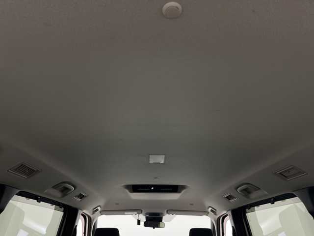 トヨタ ノア G 群馬県 2022(令4)年 5.7万km ホワイトパールクリスタルシャイン 純正8インチディスプレイオーディオ/・AM/FM/Bluetooth/USB/Miracast/Apple CarPlay/Android　Auto/Miracast/＝＝＝＝＝＝＝/純正８型ディスプレイオーディオ　両側電動スライドドア　バックカメラ　前席シートヒーター　アダプティブクルーズコントロール　衝突被害軽減ブレーキ　電動パーキング　ＥＴＣ　ドラレコ　コーナーセンサー