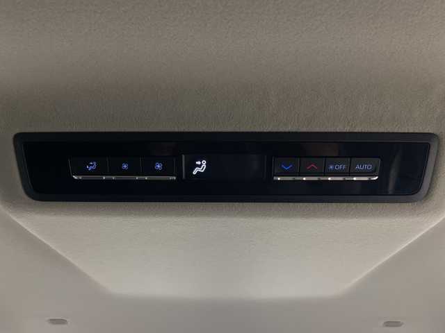 トヨタ ノア G 群馬県 2022(令4)年 5.7万km ホワイトパールクリスタルシャイン 純正8インチディスプレイオーディオ/・AM/FM/Bluetooth/USB/Miracast/Apple CarPlay/Android　Auto/Miracast/＝＝＝＝＝＝＝/純正８型ディスプレイオーディオ　両側電動スライドドア　バックカメラ　前席シートヒーター　アダプティブクルーズコントロール　衝突被害軽減ブレーキ　電動パーキング　ＥＴＣ　ドラレコ　コーナーセンサー