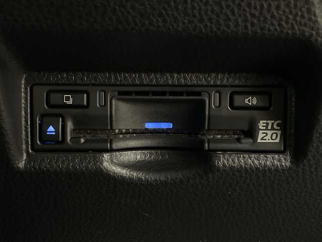 トヨタ ノア G 群馬県 2022(令4)年 5.7万km ホワイトパールクリスタルシャイン 純正8インチディスプレイオーディオ/・AM/FM/Bluetooth/USB/Miracast/Apple CarPlay/Android　Auto/Miracast/＝＝＝＝＝＝＝/純正８型ディスプレイオーディオ　両側電動スライドドア　バックカメラ　前席シートヒーター　アダプティブクルーズコントロール　衝突被害軽減ブレーキ　電動パーキング　ＥＴＣ　ドラレコ　コーナーセンサー