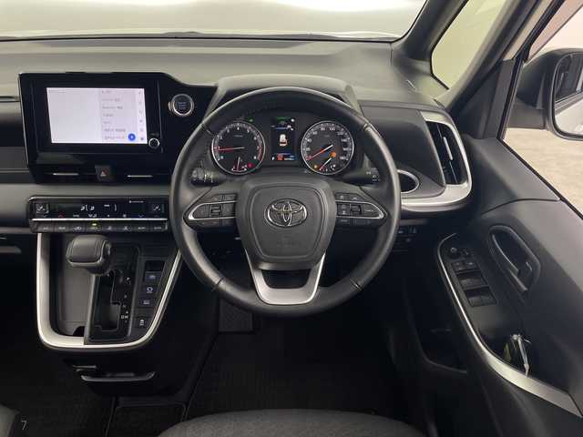 トヨタ ノア G 群馬県 2022(令4)年 5.7万km ホワイトパールクリスタルシャイン 純正8インチディスプレイオーディオ/・AM/FM/Bluetooth/USB/Miracast/Apple CarPlay/Android　Auto/Miracast/＝＝＝＝＝＝＝/純正８型ディスプレイオーディオ　両側電動スライドドア　バックカメラ　前席シートヒーター　アダプティブクルーズコントロール　衝突被害軽減ブレーキ　電動パーキング　ＥＴＣ　ドラレコ　コーナーセンサー