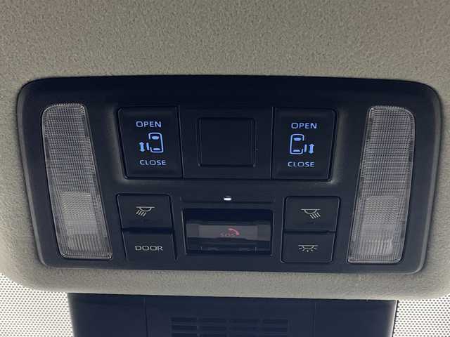 トヨタ ノア G 群馬県 2022(令4)年 5.7万km ホワイトパールクリスタルシャイン 純正8インチディスプレイオーディオ/・AM/FM/Bluetooth/USB/Miracast/Apple CarPlay/Android　Auto/Miracast/＝＝＝＝＝＝＝/純正８型ディスプレイオーディオ　両側電動スライドドア　バックカメラ　前席シートヒーター　アダプティブクルーズコントロール　衝突被害軽減ブレーキ　電動パーキング　ＥＴＣ　ドラレコ　コーナーセンサー