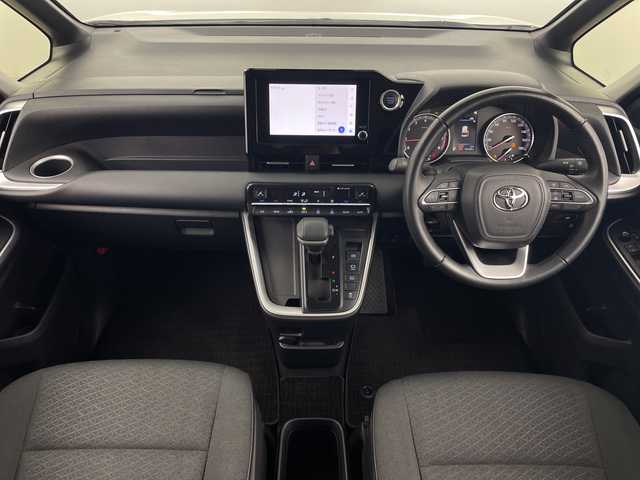 トヨタ ノア G 群馬県 2022(令4)年 5.7万km ホワイトパールクリスタルシャイン 純正8インチディスプレイオーディオ/・AM/FM/Bluetooth/USB/Miracast/Apple CarPlay/Android　Auto/Miracast/＝＝＝＝＝＝＝/純正８型ディスプレイオーディオ　両側電動スライドドア　バックカメラ　前席シートヒーター　アダプティブクルーズコントロール　衝突被害軽減ブレーキ　電動パーキング　ＥＴＣ　ドラレコ　コーナーセンサー