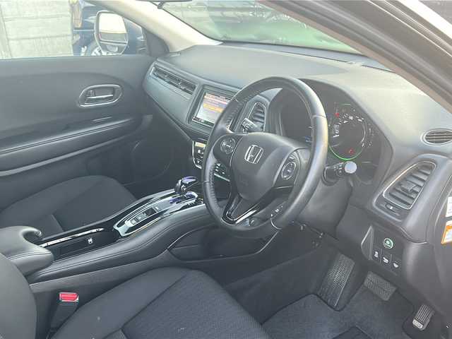 ホンダ ヴェゼル ハイブリッド X 長野県 2015(平27)年 13.5万km ルーセブラックM (株)IDOMが運営する【じしゃロン長野店】の自社ローン専用車両になります。こちらは現金またはオートローンご利用時の価格です。自社ローンご希望の方は別途その旨お申付け下さい/社外ナビ/Bluetooth/バックカメラ/フルセグテレビ/ETC/シートヒーター/純正ホイール