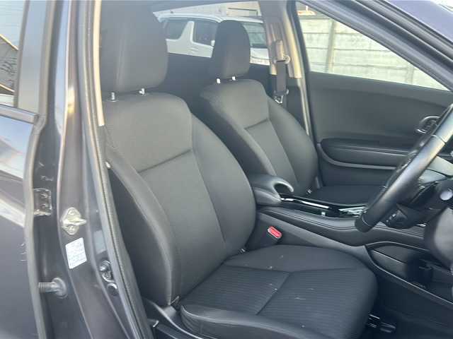 ホンダ ヴェゼル ハイブリッド X 長野県 2015(平27)年 13.5万km ルーセブラックM (株)IDOMが運営する【じしゃロン長野店】の自社ローン専用車両になります。こちらは現金またはオートローンご利用時の価格です。自社ローンご希望の方は別途その旨お申付け下さい/社外ナビ/Bluetooth/バックカメラ/フルセグテレビ/ETC/シートヒーター/純正ホイール