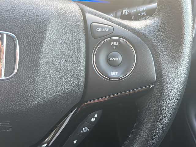 ホンダ ヴェゼル ハイブリッド X 長野県 2015(平27)年 13.5万km ルーセブラックM (株)IDOMが運営する【じしゃロン長野店】の自社ローン専用車両になります。こちらは現金またはオートローンご利用時の価格です。自社ローンご希望の方は別途その旨お申付け下さい/社外ナビ/Bluetooth/バックカメラ/フルセグテレビ/ETC/シートヒーター/純正ホイール