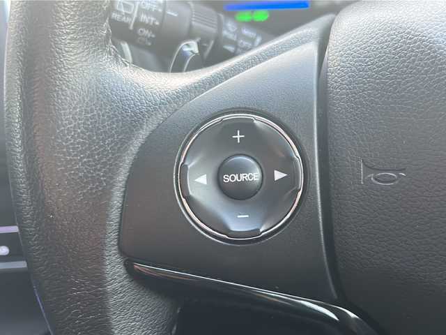 ホンダ ヴェゼル ハイブリッド X 長野県 2015(平27)年 13.5万km ルーセブラックM (株)IDOMが運営する【じしゃロン長野店】の自社ローン専用車両になります。こちらは現金またはオートローンご利用時の価格です。自社ローンご希望の方は別途その旨お申付け下さい/社外ナビ/Bluetooth/バックカメラ/フルセグテレビ/ETC/シートヒーター/純正ホイール