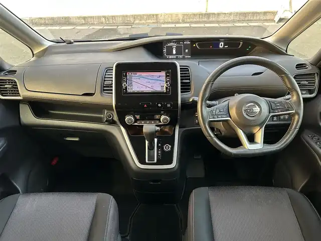 日産 セレナ ハイウェイスター 福島県 2017(平29)年 12.4万km ブリリアントホワイトパール (株)IDOMが運営する【じしゃロン福島店】の自社ローン専用車両になります。こちらは現金またはオートローンご利用時の価格です。自社ローンご希望の方は別途その旨お申付け下さい/純正SDナビ/フルセグテレビ/コーナーセンサー/クルーズコントロール/ドアバイザー/アラウンドビューモニター/両側パワースライドドア/LEDヘッドライト/純正AW/エマージェンシーブレーキ