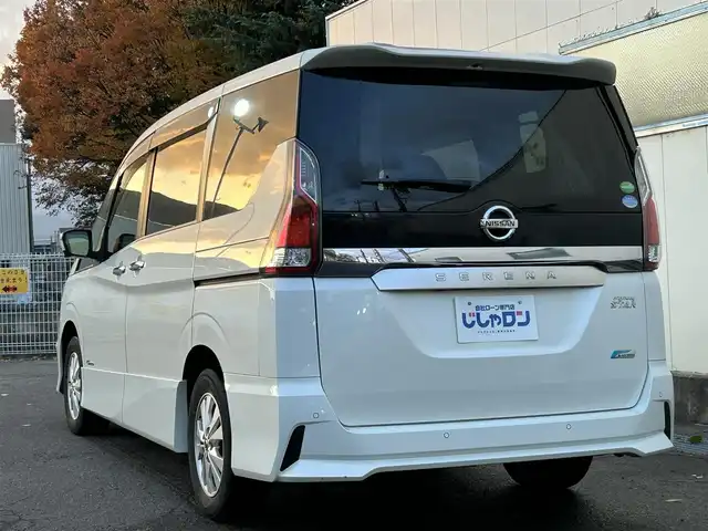 日産 セレナ ハイウェイスター 福島県 2017(平29)年 12.4万km ブリリアントホワイトパール (株)IDOMが運営する【じしゃロン福島店】の自社ローン専用車両になります。こちらは現金またはオートローンご利用時の価格です。自社ローンご希望の方は別途その旨お申付け下さい/純正SDナビ/フルセグテレビ/コーナーセンサー/クルーズコントロール/ドアバイザー/アラウンドビューモニター/両側パワースライドドア/LEDヘッドライト/純正AW/エマージェンシーブレーキ