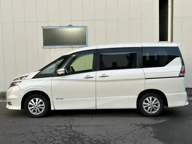 日産 セレナ ハイウェイスター 福島県 2017(平29)年 12.4万km ブリリアントホワイトパール (株)IDOMが運営する【じしゃロン福島店】の自社ローン専用車両になります。こちらは現金またはオートローンご利用時の価格です。自社ローンご希望の方は別途その旨お申付け下さい/純正SDナビ/フルセグテレビ/コーナーセンサー/クルーズコントロール/ドアバイザー/アラウンドビューモニター/両側パワースライドドア/LEDヘッドライト/純正AW/エマージェンシーブレーキ