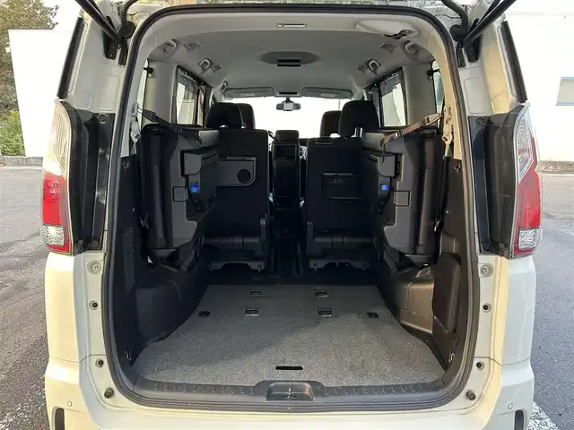 日産 セレナ ハイウェイスター 福島県 2017(平29)年 12.4万km ブリリアントホワイトパール (株)IDOMが運営する【じしゃロン福島店】の自社ローン専用車両になります。こちらは現金またはオートローンご利用時の価格です。自社ローンご希望の方は別途その旨お申付け下さい/純正SDナビ/フルセグテレビ/コーナーセンサー/クルーズコントロール/ドアバイザー/アラウンドビューモニター/両側パワースライドドア/LEDヘッドライト/純正AW/エマージェンシーブレーキ