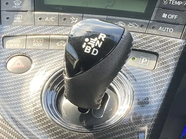 トヨタ プリウス S ツーリングセレクション 静岡県 2011(平23)年 9.1万km ホワイトパールクリスタルシャイン (株)IDOMが運営する【じしゃロン焼津店】の自社ローン専用車両になります。こちらは現金またはオートローンご利用時の価格です。自社ローンご希望の方は別途その旨お申付け下さい　/社外SDナビ/（ワンセグTV/CD）/ETC/純正アルミホイール/HIDヘッドライト/オートライト/プッシュスタート＆スマートキー