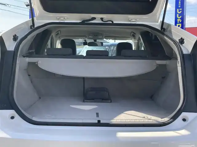 トヨタ プリウス S ツーリングセレクション 静岡県 2011(平23)年 9.1万km ホワイトパールクリスタルシャイン (株)IDOMが運営する【じしゃロン焼津店】の自社ローン専用車両になります。こちらは現金またはオートローンご利用時の価格です。自社ローンご希望の方は別途その旨お申付け下さい　/社外SDナビ/（ワンセグTV/CD）/ETC/純正アルミホイール/HIDヘッドライト/オートライト/プッシュスタート＆スマートキー