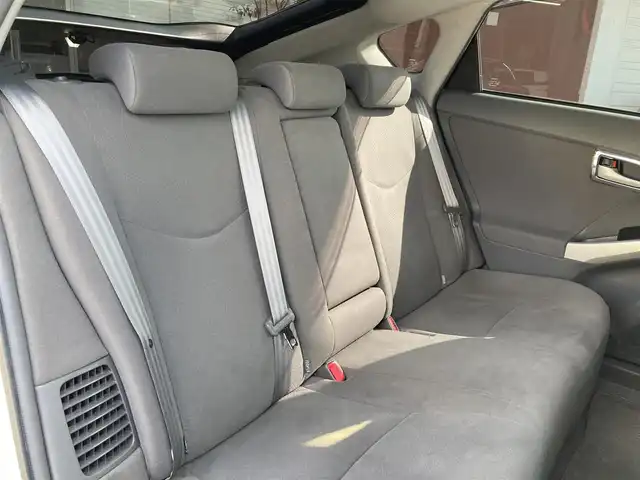 トヨタ プリウス S ツーリングセレクション 静岡県 2011(平23)年 9.1万km ホワイトパールクリスタルシャイン (株)IDOMが運営する【じしゃロン焼津店】の自社ローン専用車両になります。こちらは現金またはオートローンご利用時の価格です。自社ローンご希望の方は別途その旨お申付け下さい　/社外SDナビ/（ワンセグTV/CD）/ETC/純正アルミホイール/HIDヘッドライト/オートライト/プッシュスタート＆スマートキー