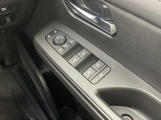 日産 セレナ e－パワー ハイウェイスター V 栃木県 2025(令7)年 0.1千km プリズムホワイト 登録済み未使用車/純正ナビ12.3インチ/（BT/フルセグ/USB/AM/FM）/全周囲カメラ/両側パワースライドドア/衝突軽減システム/車線逸脱抑制機能/レーダークルーズコントロール/駐車支援/先行車発進お知らせ/標識認識機能/ETC2.0/ワイヤレス充電/インテリジェントルームミラー/ブラインドスポットモニター/純正アルミホイール/ステアリングスイッチ/プッシュスタート/スマートキー/スペアキー