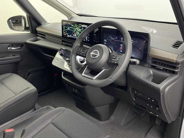 日産 セレナ e－パワー ハイウェイスター V 栃木県 2025(令7)年 0.1千km プリズムホワイト 登録済み未使用車/純正ナビ12.3インチ/（BT/フルセグ/USB/AM/FM）/全周囲カメラ/両側パワースライドドア/衝突軽減システム/車線逸脱抑制機能/レーダークルーズコントロール/駐車支援/先行車発進お知らせ/標識認識機能/ETC2.0/ワイヤレス充電/インテリジェントルームミラー/ブラインドスポットモニター/純正アルミホイール/ステアリングスイッチ/プッシュスタート/スマートキー/スペアキー