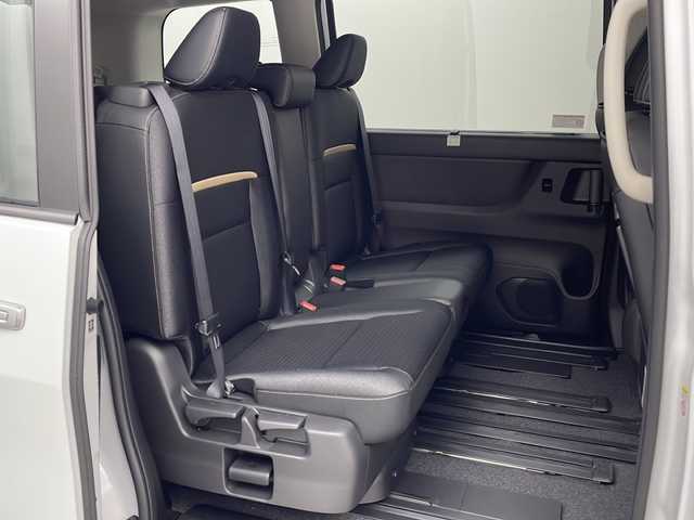 日産 セレナ e－パワー ハイウェイスター V 栃木県 2025(令7)年 0.1千km プリズムホワイト 登録済み未使用車/純正ナビ12.3インチ/（BT/フルセグ/USB/AM/FM）/全周囲カメラ/両側パワースライドドア/衝突軽減システム/車線逸脱抑制機能/レーダークルーズコントロール/駐車支援/先行車発進お知らせ/標識認識機能/ETC2.0/ワイヤレス充電/インテリジェントルームミラー/ブラインドスポットモニター/純正アルミホイール/ステアリングスイッチ/プッシュスタート/スマートキー/スペアキー